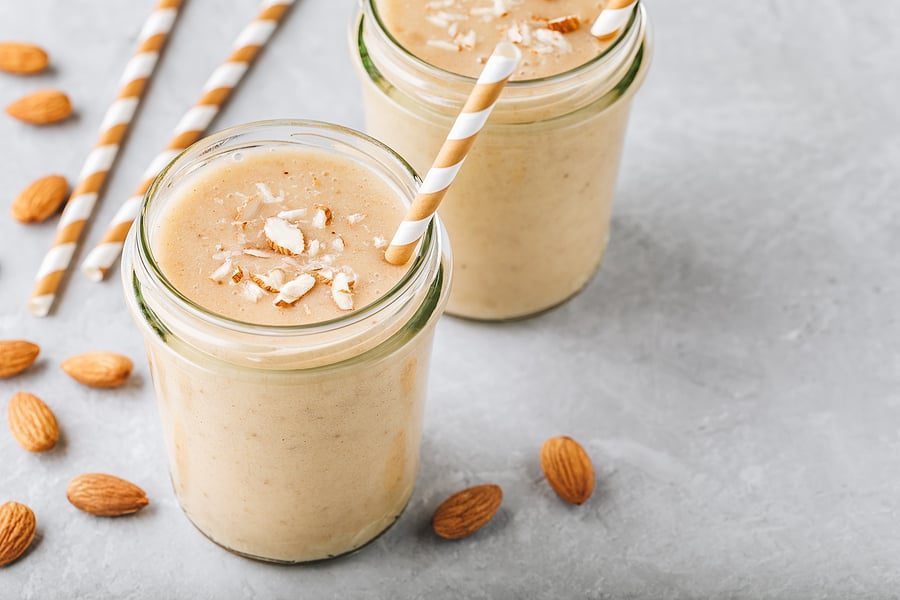 almond cinnamon smoothie