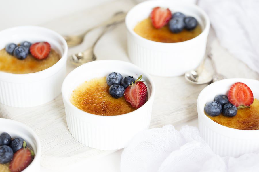 white ramekins Creme-Brulee blueberries