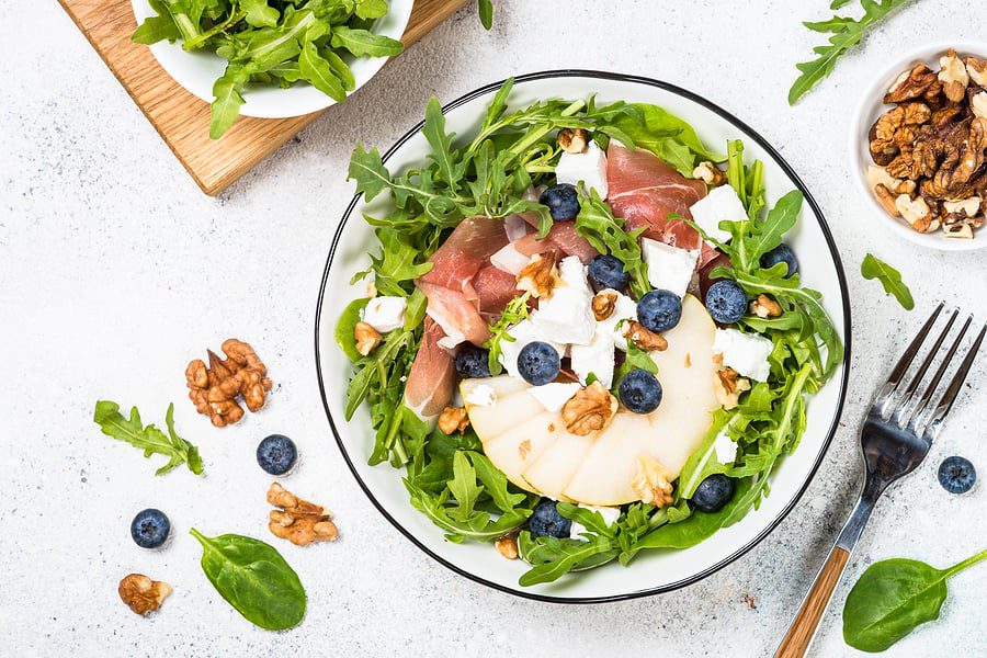 green salad with blueberries